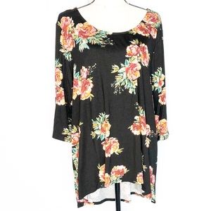 NWOT Gorgeous fall floral tunic avail in 2X & 3x